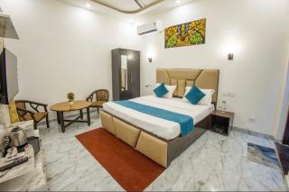 Corbett Jungle Breeze - 0