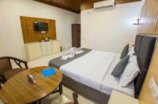 Corbett Jungle Breeze - 5