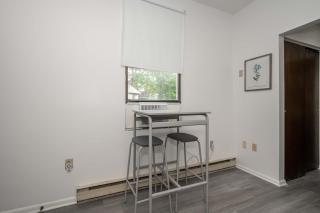 Northside Suite 2 - Cozy Escape - 5