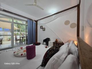 Blue Tides Hotel - 7