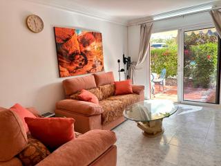 PLAYA DEL CURA - Spacious Beachside Apartment - 2