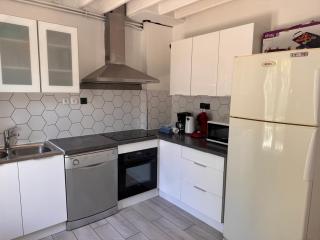 Les Micocouliers - Spacieuse maison,4chambres ,avec Jardin- Parking -Wifi - 8