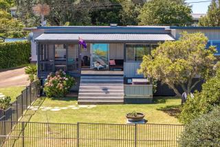 Waters Edge by Waiheke Pure - 0