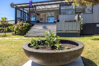 Waters Edge by Waiheke Pure - 3