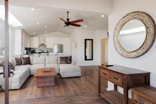 Casa Olmo with Jacuzzi, King Beds, AC, and TVs near Wineries - 3