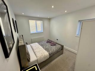 Modern 3-Bed Apartment Little Venice - 2