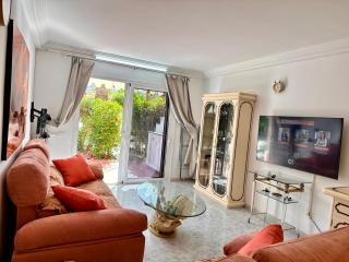 PLAYA DEL CURA - Spacious Beachside Apartment - 3