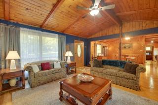 Winter Wonderland Waterfront Lake Champlain Home - 4