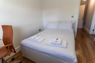 Stunning 4 bed-house in Oxford sleeps 8 - 7
