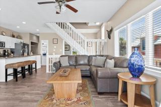 Loving Life East - 5