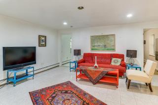 Easy NYC Commute Guttenberg Getaway Near Parks - 0