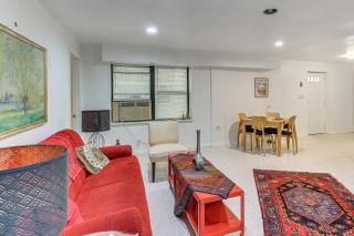 Easy NYC Commute Guttenberg Getaway Near Parks - 6