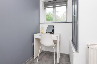 Spacious 4 Bed Home I Free Parking in Sheffield - 9