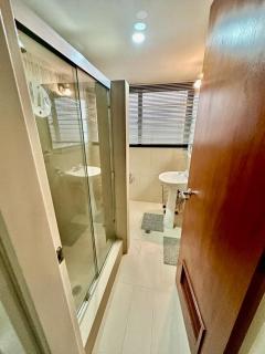 Suite Ejecutiva full equipo en Los Palos Grandes - 3