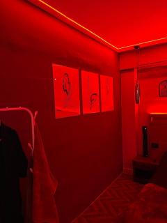 Secret Suites - Love Making Red Room with Jacuzzi - 4