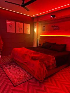 Secret Suites - Love Making Red Room with Jacuzzi - 2