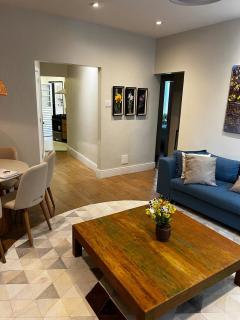 Conforto e Charme no Leblon! 2 suítes - 3