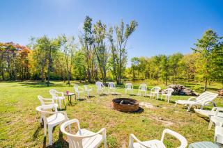 8-Acre Bridgman Oasis Pool, Hot Tub and Game Room - 8