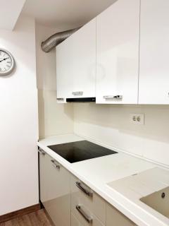 Cozy 2 Bedrooms Apt with Balcony - Near Hospitals - 4