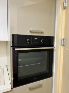 Cozy 2 Bedrooms Apt with Balcony - Near Hospitals - 4