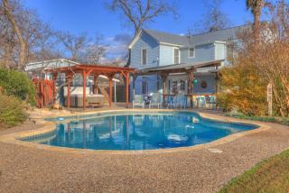 Victorian Escape-Pool & Hot Tub! - 0