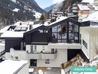Adult Only Superior Suite - 0