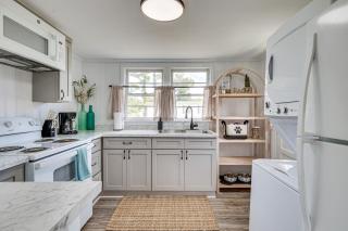 7 Mi to Beach and Ocean! Morehead City Home - 9