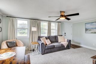 7 Mi to Beach and Ocean! Morehead City Home - 6