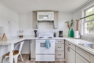 7 Mi to Beach and Ocean! Morehead City Home - 2