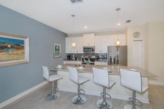 8971MO TOWNHOUSE 4 BEDROOMS & 3 BATHROOMS + POOL - 2