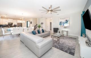 8894LR LUXURY 6 BED/6 BA (SANITIZED) - 0