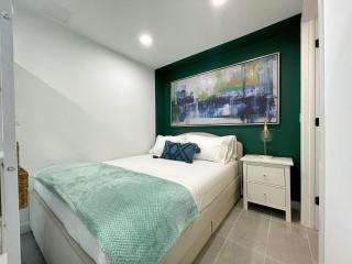 227-2212AM DOWNTOWN MIAMI STUDIO - 5