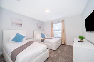 4435LT TOWNHOUSE 4 BEDROOMS & 3 BATHROOMS + POOL - 3