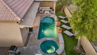Designer Desert Escape w Pool Spa Outdoor Dining at The Riley by AvantStay - 8