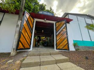 Surf Town Hostel - 3