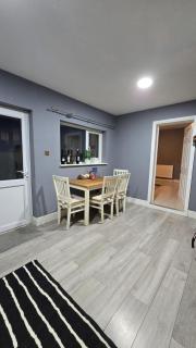 5 bedroom house with 3 bathrooms with Toilet , Reception , Dining room , kitchen - 6
