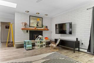 Relaxing River Retreat Near Moms Beach with Patio - 4