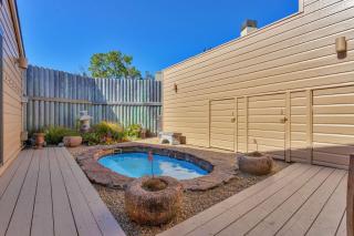 Expansive Ocean-View Retreat with Home Theatre & Spa - 6