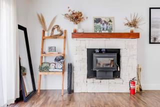 Sonoma Getaway with Hot Tub & Backyard Oasis - Dog OK - 3