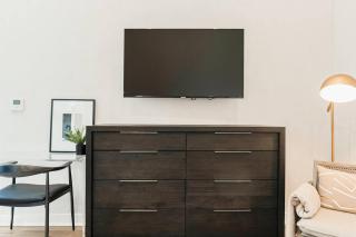 Casa Castillo - Boutique Suites in Downtown Santa Barbara - 2