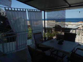 One Bedroom Apartment with Balcony and Sea View - 1