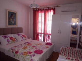 One Bedroom Apartment with Balcony and Sea View - 5