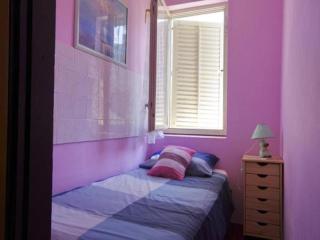 One Bedroom Apartment with Balcony 2 - 3