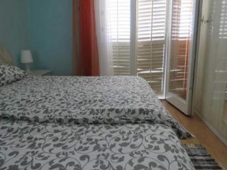 One Bedroom Apartment with Balcony 1 - 3