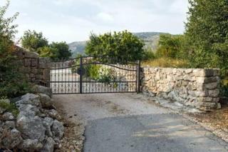 Three Bedroom Holiday Home with Pool - 2