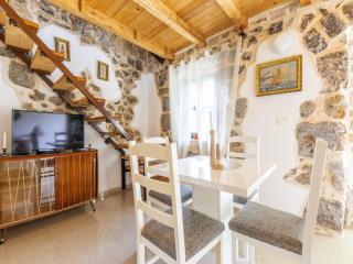 Rustical Resort Kokori i with Shared Outdoor Swimming Pool - One Bedroom Apartment with Terrace - 8