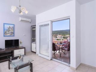 One Bedroom Apartment with Balcony and Sea View 2 - 2