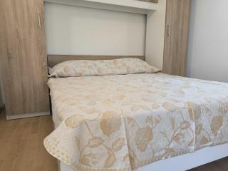One Bedroom Apartment with Balcony 3 - 7