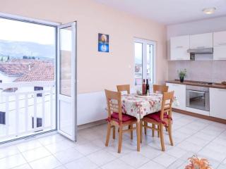 One Bedroom Luxury Apartment with Balcony and Sea View 1 - 6