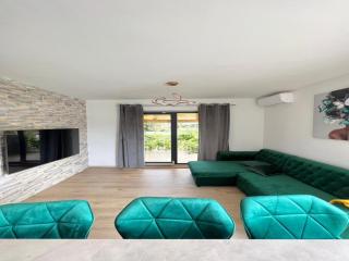 Four-Bedroom Apartment With Sea View - 8